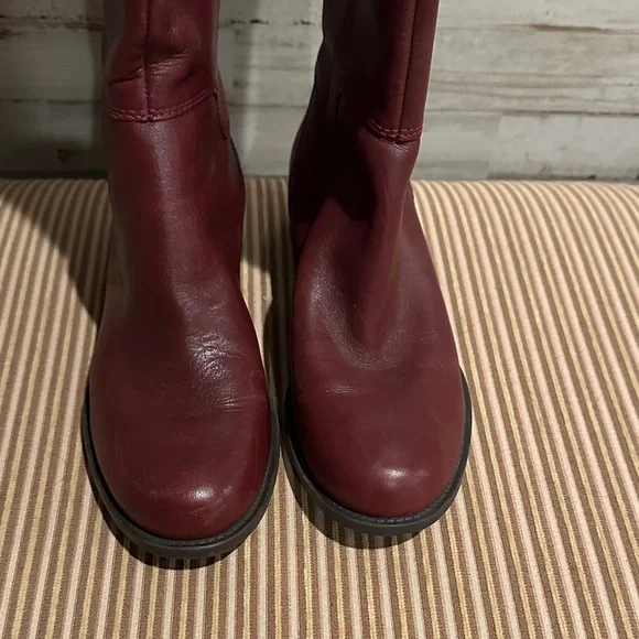 Nine West Elegant Burgundy Leather Knee-High Boots - Picture 2 of 7
